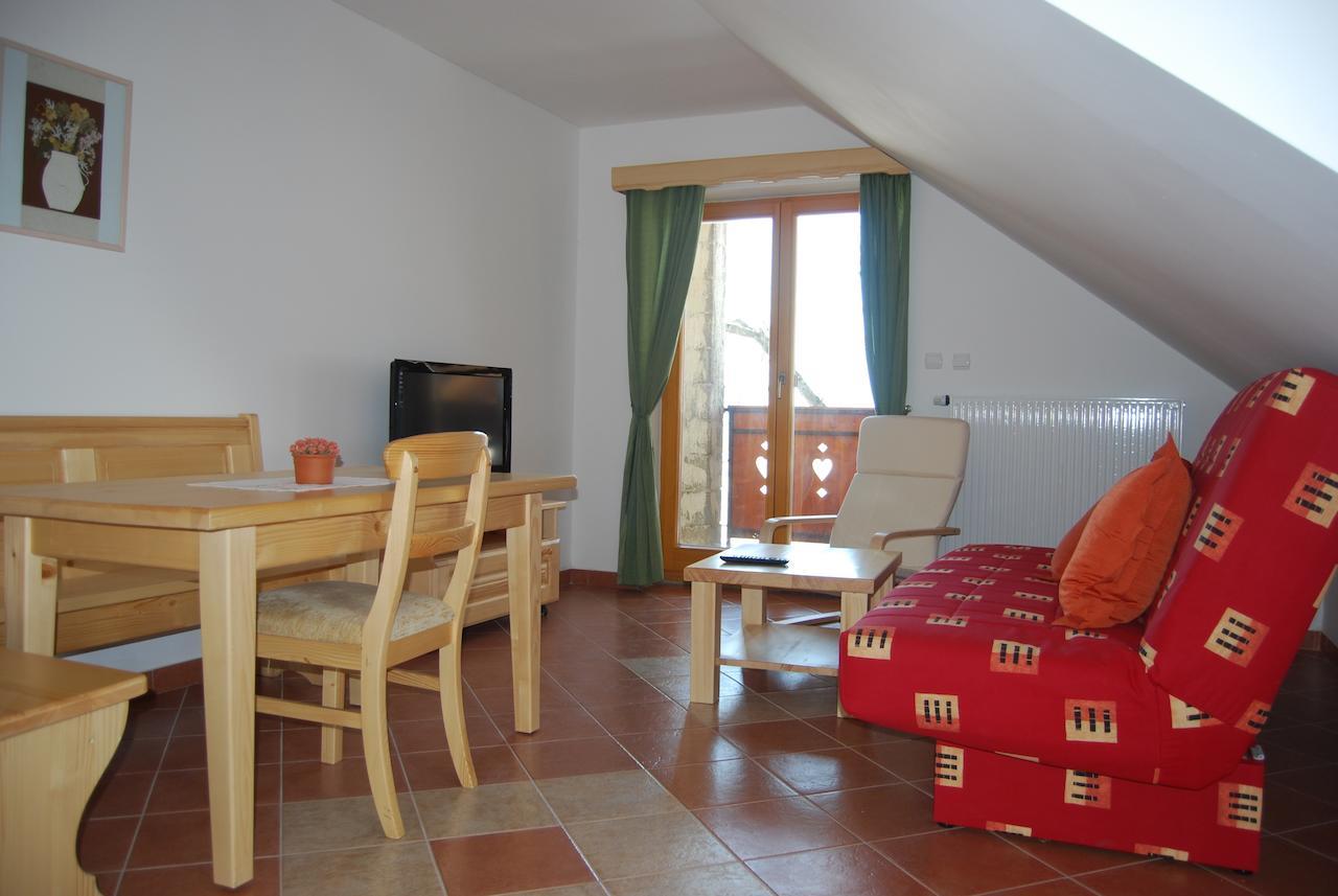 Apartments Organic Tourist Farm Jeglijenk Sentjanz pri Dravogradu Room photo